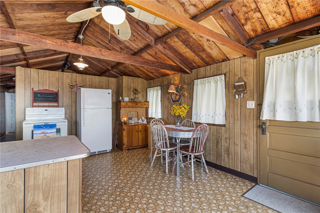 29 Andrew Comstock Road Warwick, RI 02886 - Photo 17 of 28