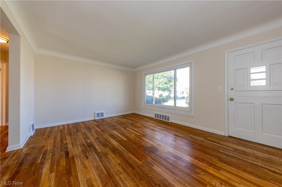 1420 Avondale Road South Euclid, OH 44121 - Photo 4 of 27