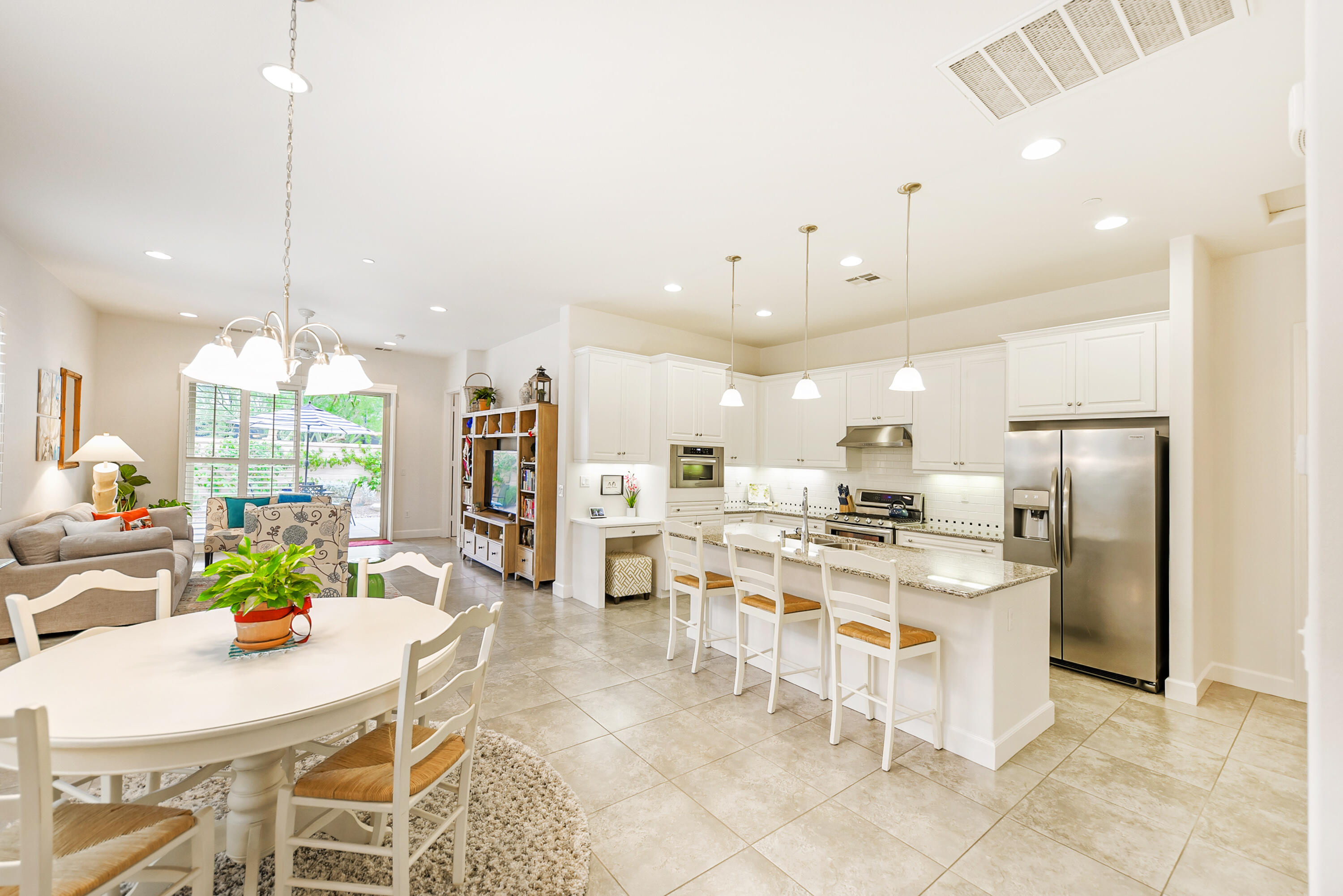 81360 Corte Compras Indio, CA 92203 - Photo 3 of 21 81360 Corte Compras-4