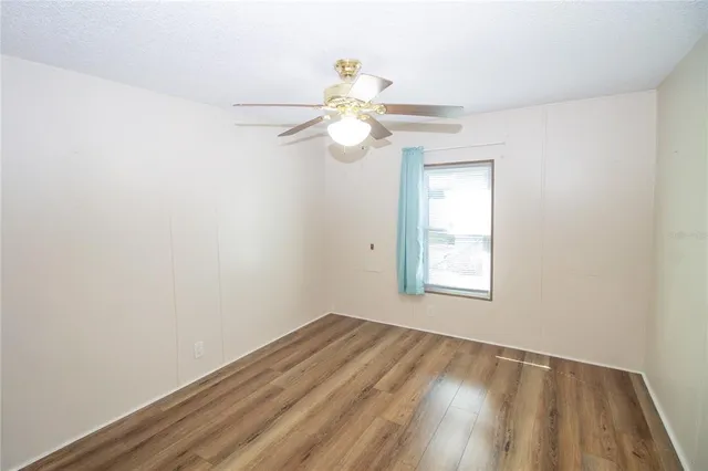 a view of empty room with window