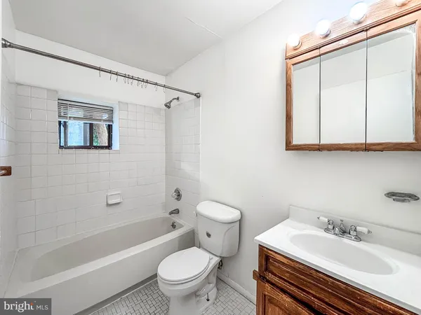 $1,195 | 3928 Rolling Rd., Unit C1, Pikesville, MD 21208