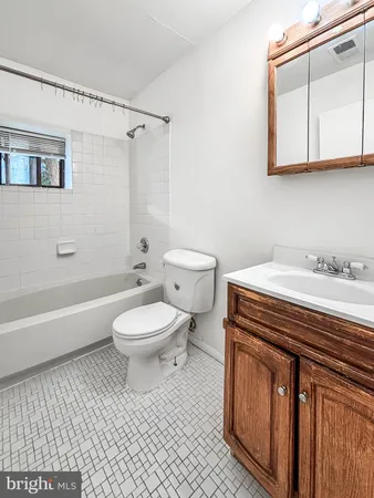 $1,195 | 3928 Rolling Rd., Unit C1, Pikesville, MD 21208