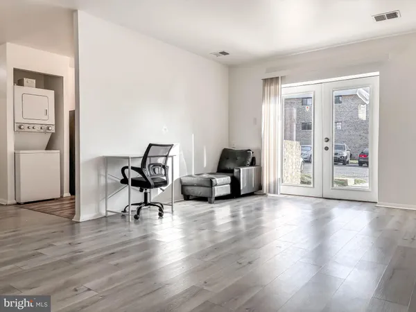 $1,195 | 3928 Rolling Rd., Unit C1, Pikesville, MD 21208