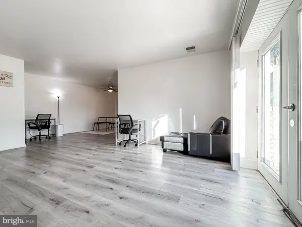 $1,195 | 3928 Rolling Rd., Unit C1, Pikesville, MD 21208
