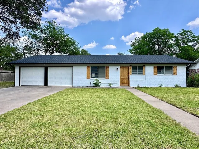 $247,500 | 2013 South High Street, Brady, TX 76825