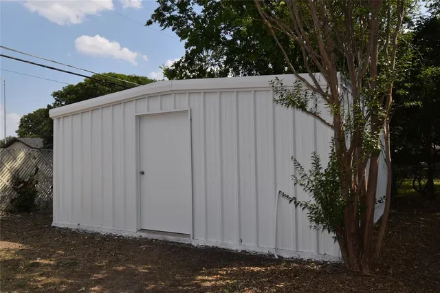 $247,500 | 2013 South High Street, Brady, TX 76825