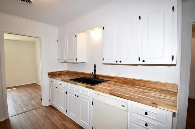 $247,500 | 2013 South High Street, Brady, TX 76825