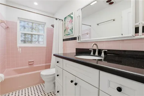 $980,000 | 17 Palmview Boulevard, Fort Myers Beach, FL 33931