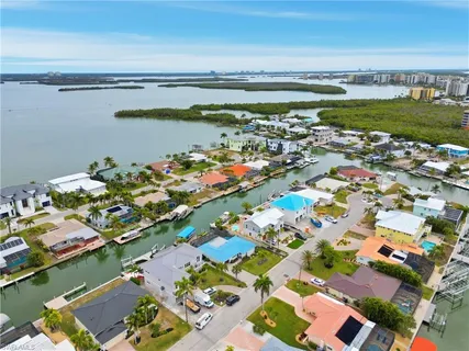 $980,000 | 17 Palmview Boulevard, Fort Myers Beach, FL 33931
