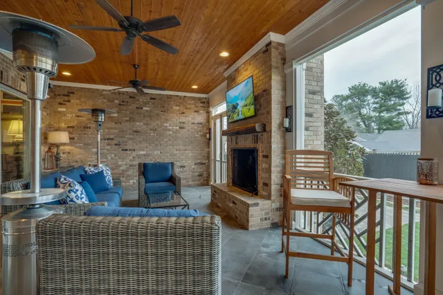 $9,995 | 2424 A Abbott Martin Road, Nashville, TN 37215