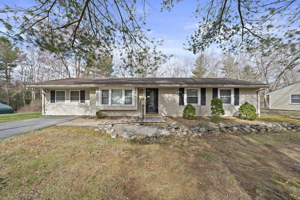 106 Sinclair Road Brockton, MA 02302 - Photo 2 of 24