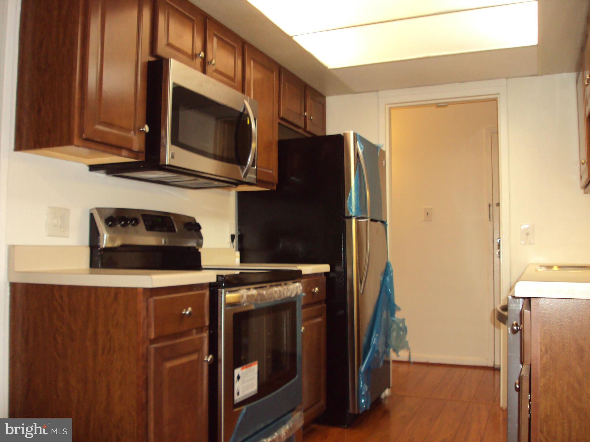 11658 Stoneview Square, Unit 22C Reston, VA 20191 - Photo 4 of 22 Kitchen
