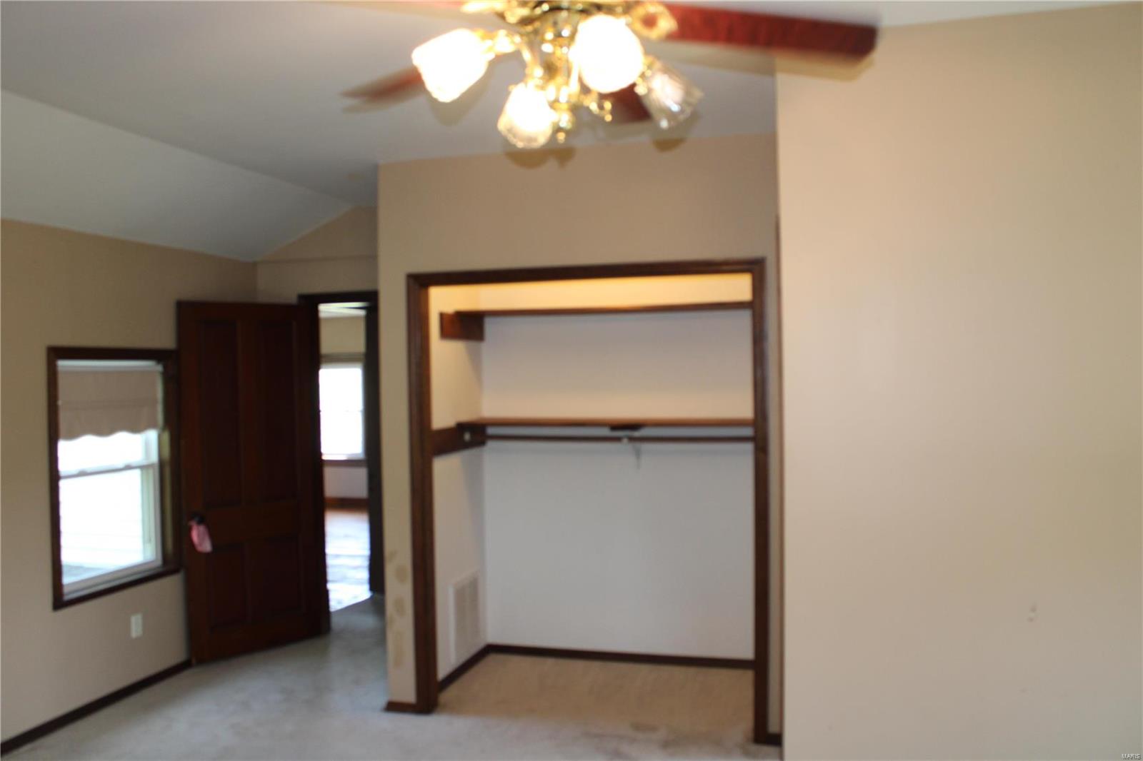 8082 Lindenbroker Road Worden, IL 62097 - Photo 29 of 56 Gallery Image 29