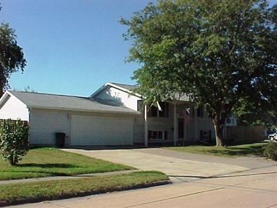 627 Middle Road Camanche, IA 52730 - Photo 1 of 14 Gallery Image 1