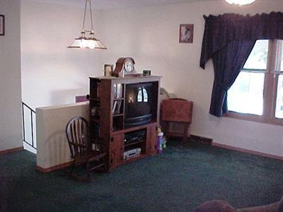 627 Middle Road Camanche, IA 52730 - Photo 3 of 14 Gallery Image 3