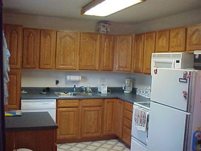 627 Middle Road Camanche, IA 52730 - Photo 4 of 14 Gallery Image 4