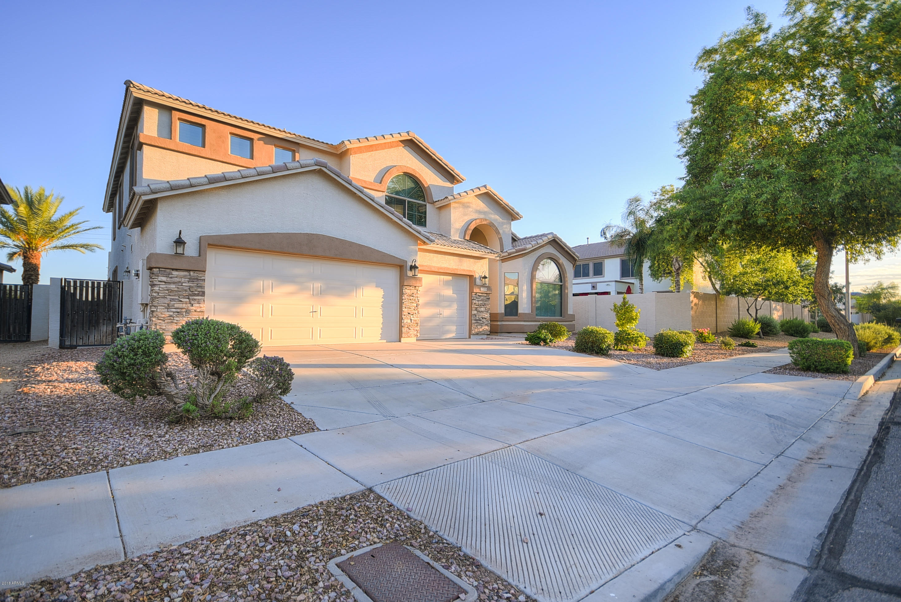 13579 West Boca Raton Road Surprise, AZ 85379 - Photo 3 of 38 3-2