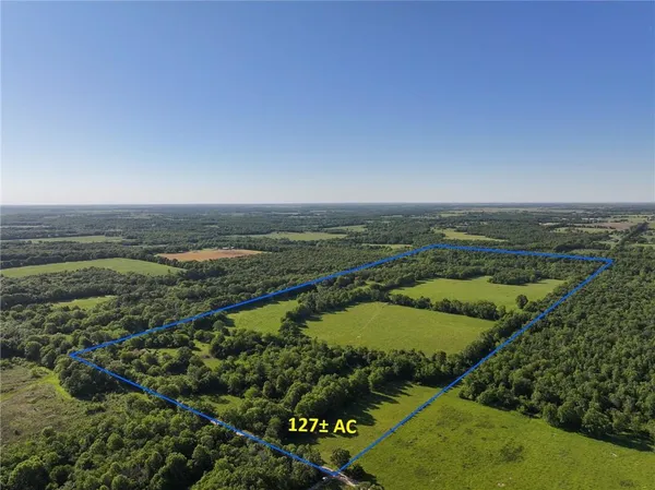 $622,300 | 1023 Northeast 40th Road, Lamar, MO 64759