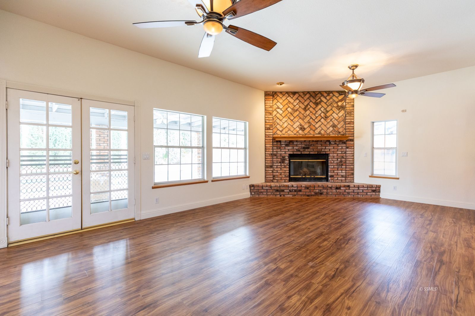 401 Laurkris Court Ridgecrest, CA 93555 - Photo 13 of 49