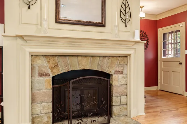 a view of utility room