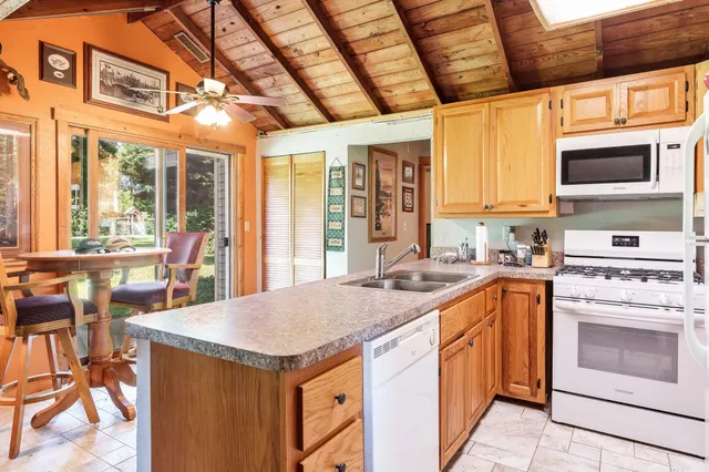 $1,500,000 | 2373 Geddes Road, Rockford, IL 61103