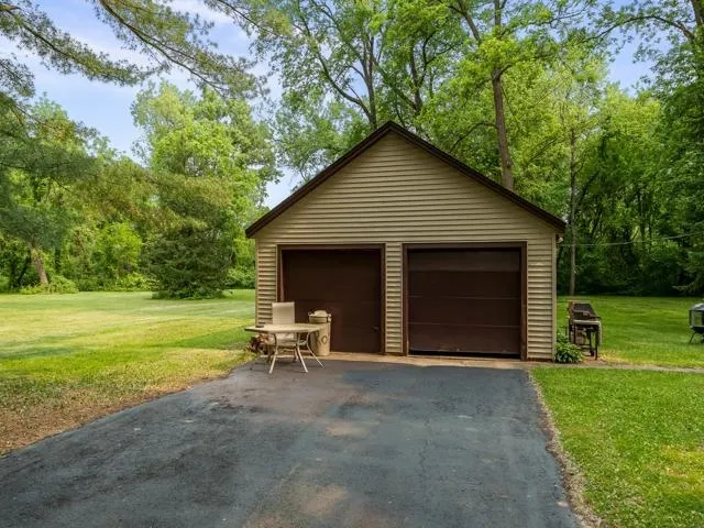 $1,500,000 | 2373 Geddes Road, Rockford, IL 61103