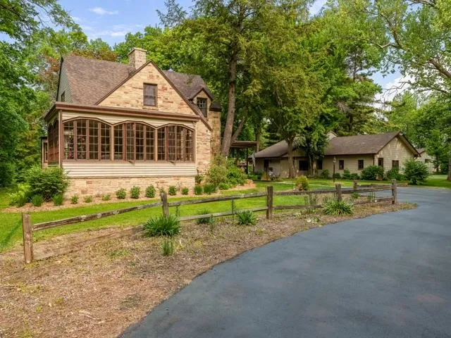$1,500,000 | 2373 Geddes Road, Rockford, IL 61103