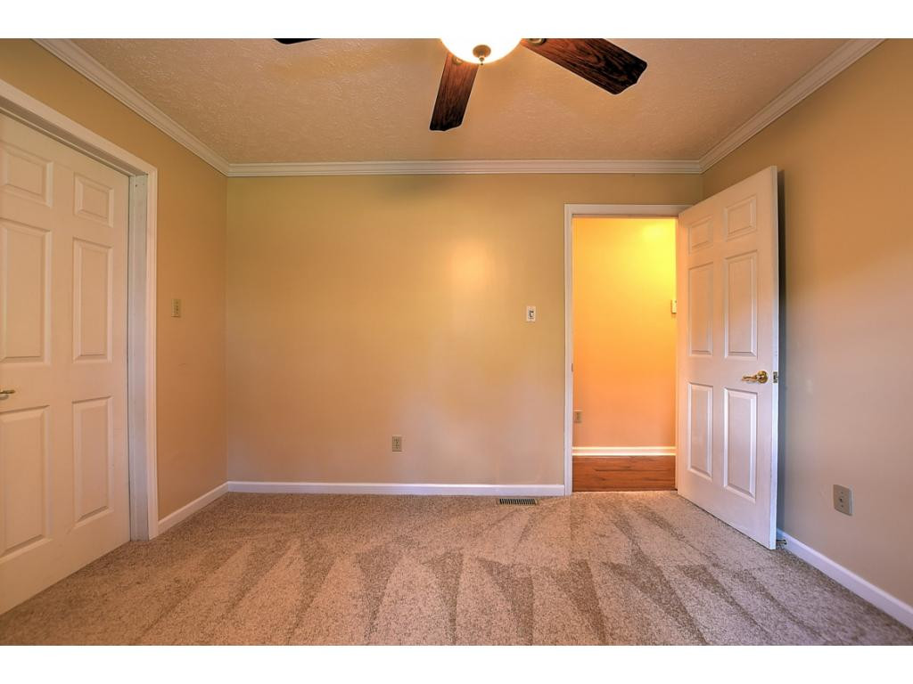 23368 Highpoint Road Bristol, VA 24202 - Photo 23 of 30 Photo 23