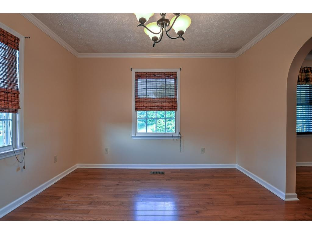 23368 Highpoint Road Bristol, VA 24202 - Photo 10 of 30 Photo 10