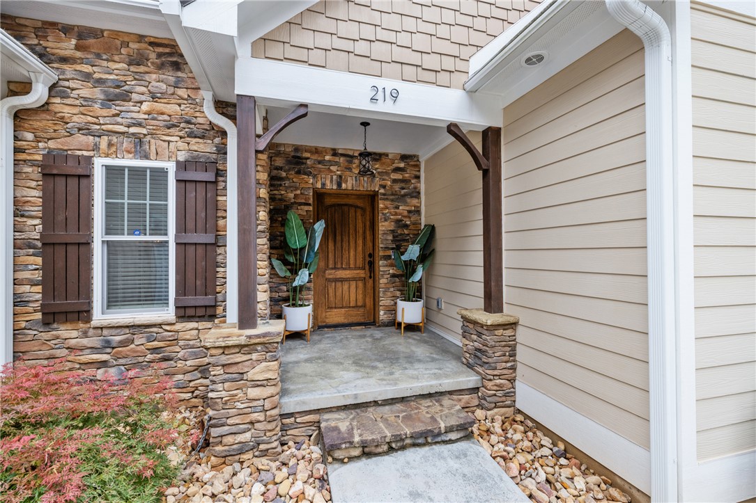219 Talons Ridge Road Seneca, SC 29672 - Photo 3 of 44 Gallery Image 3