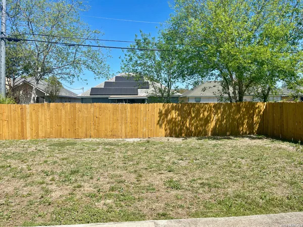 $1,400 | 131 La Garde Street, San Antonio, TX 78223