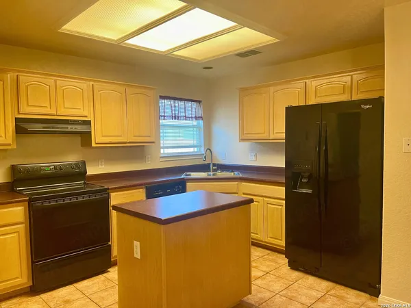 $1,400 | 131 La Garde Street, San Antonio, TX 78223