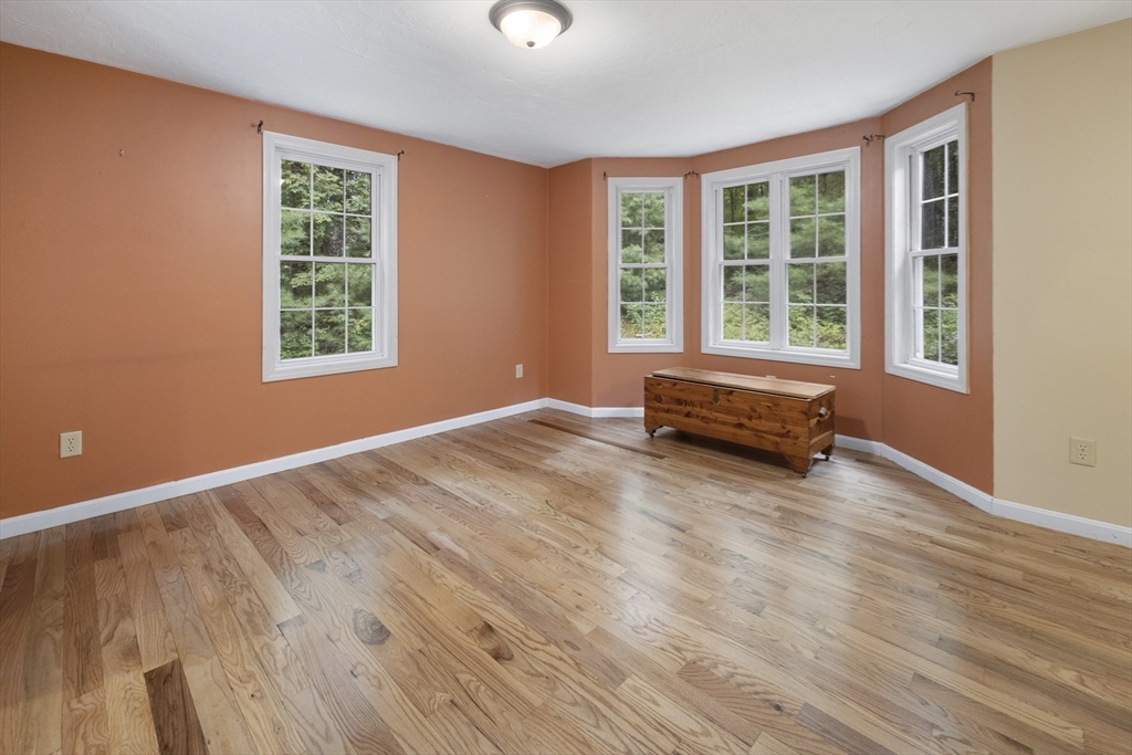 21 Vinton Road Sturbridge, MA 01566 - Photo 6 of 28