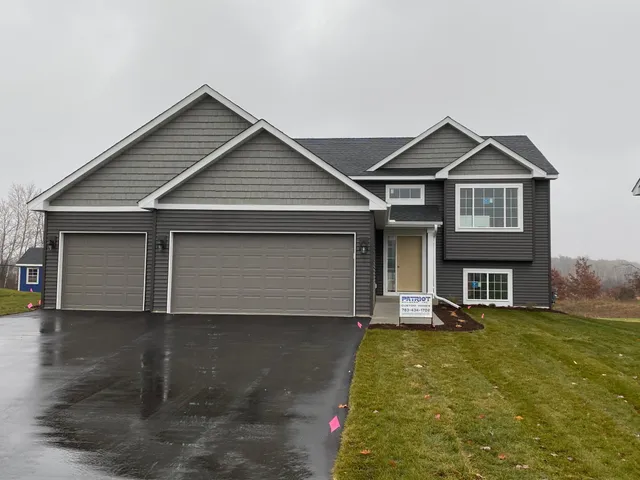 $374,900 | 37583 Greenwich Court, North Branch, MN 55056