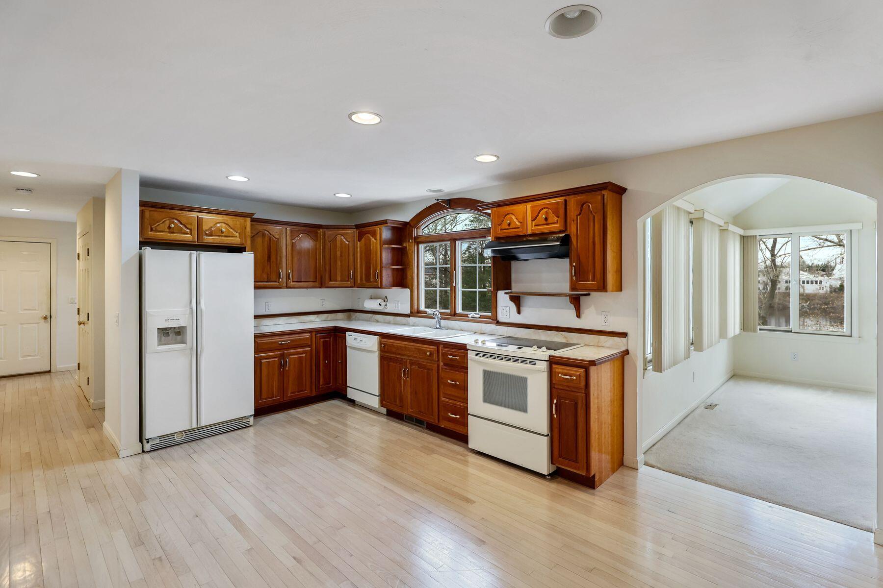 326 Jones Road Falmouth, MA 02540 - Photo 12 of 40 Jones 2