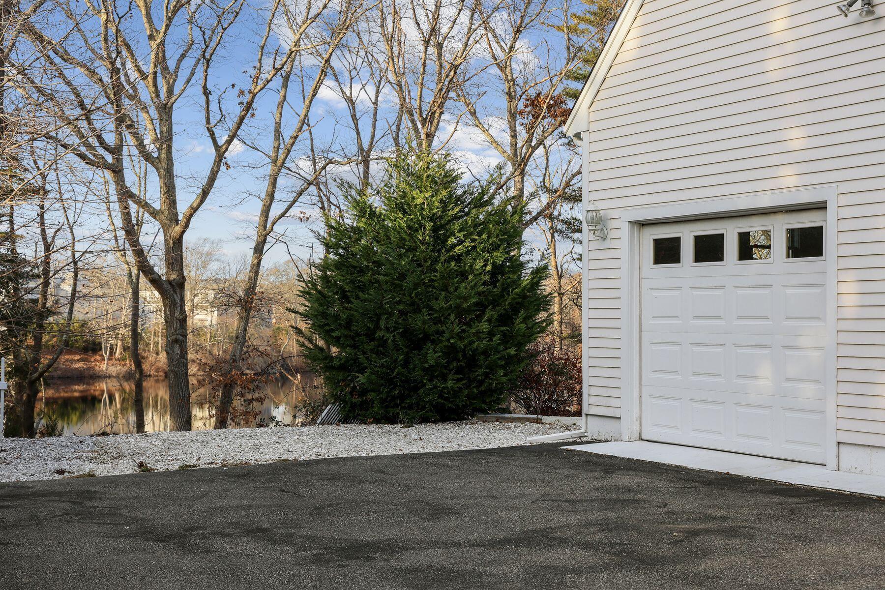 326 Jones Road Falmouth, MA 02540 - Photo 6 of 40 Jones 39