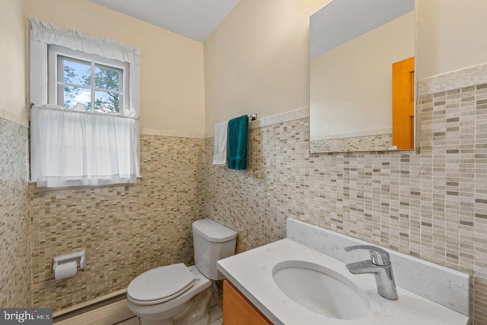 18 Springhouse Lane Media, PA 19063 - Photo 11 of 23 main level powder room