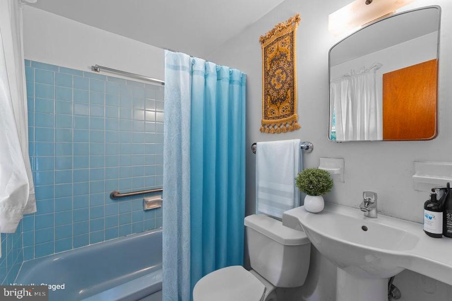 18 Springhouse Lane Media, PA 19063 - Photo 14 of 23 master bathroom