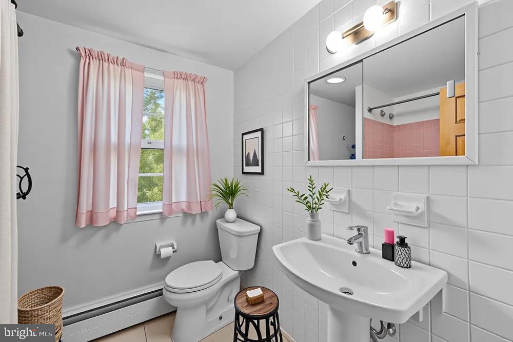 18 Springhouse Lane Media, PA 19063 - Photo 16 of 23 center hall bath