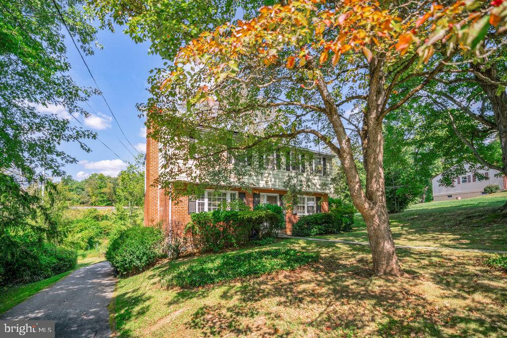 18 Springhouse Lane Media, PA 19063 - Photo 3 of 23 front Exterior