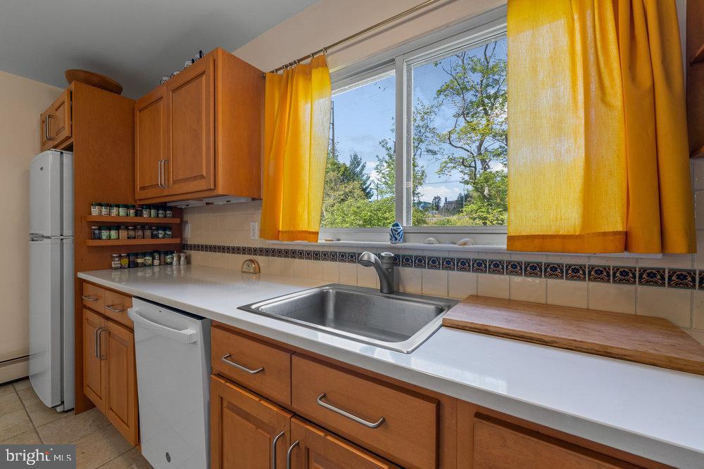 18 Springhouse Lane Media, PA 19063 - Photo 8 of 23 updated Kitchen