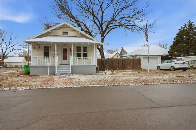 $59,500 | 309 South Montgomery Street, Cherryvale, KS 67335