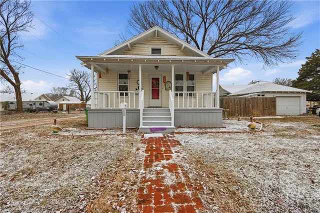 $59,500 | 309 South Montgomery Street, Cherryvale, KS 67335
