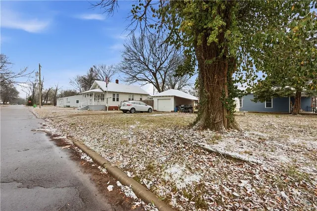 $59,500 | 309 South Montgomery Street, Cherryvale, KS 67335
