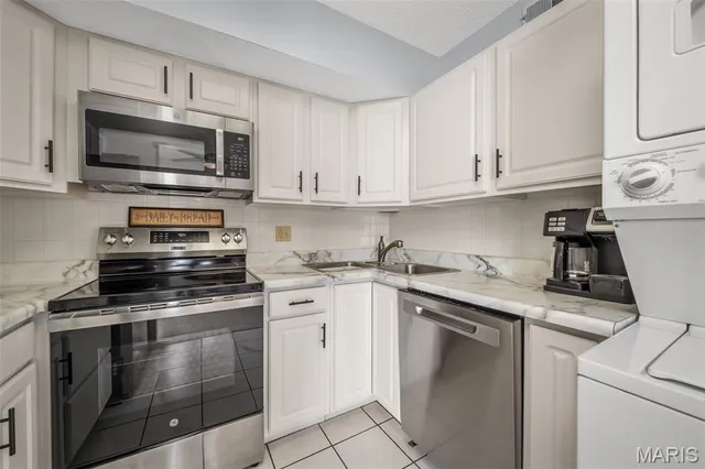 $174,900 | 1406 Peacock Lane, Brentwood, MO 63144