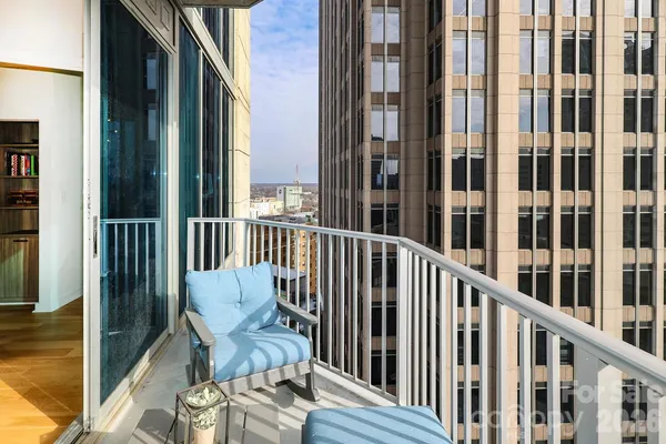 $575,000 | 210 North Church Street, Unit 1507, Charlotte, NC 28202
