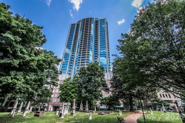 $575,000 | 210 North Church Street, Unit 1507, Charlotte, NC 28202