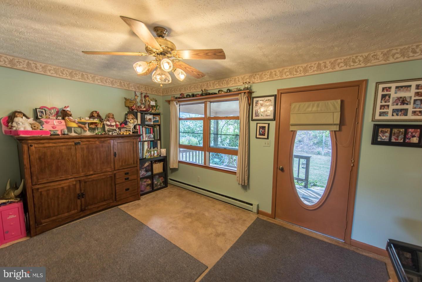 386 Lower Valley Road Strasburg, VA 22657 - Photo 5 of 30 Living Room