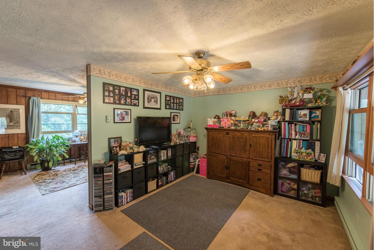 386 Lower Valley Road Strasburg, VA 22657 - Photo 7 of 30 Living Room