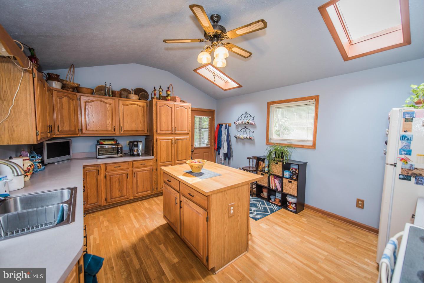 386 Lower Valley Road Strasburg, VA 22657 - Photo 10 of 30 Kitchen